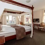 Foldens Hotel