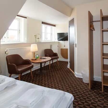 Foldens Hotel 3*