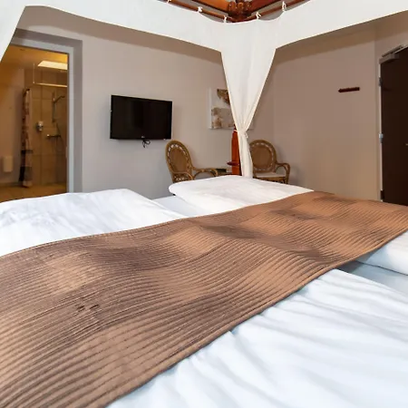 Foldens Hotel Hotel