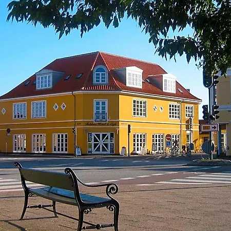 Foldens Hotel 3*